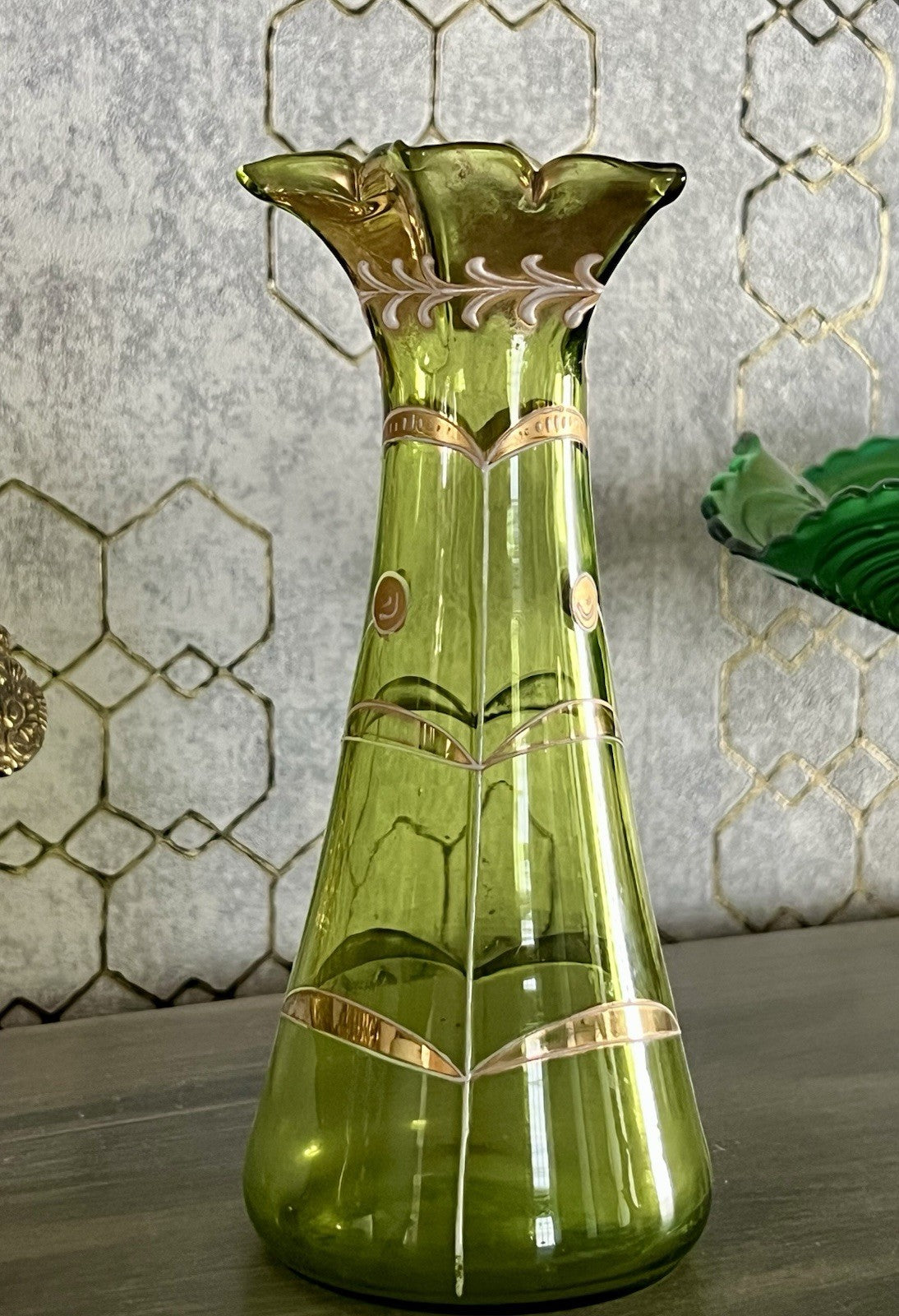 Antik Jugendstil grün kleine Vase Glasvase Gold-Staffage Emaille Abriss