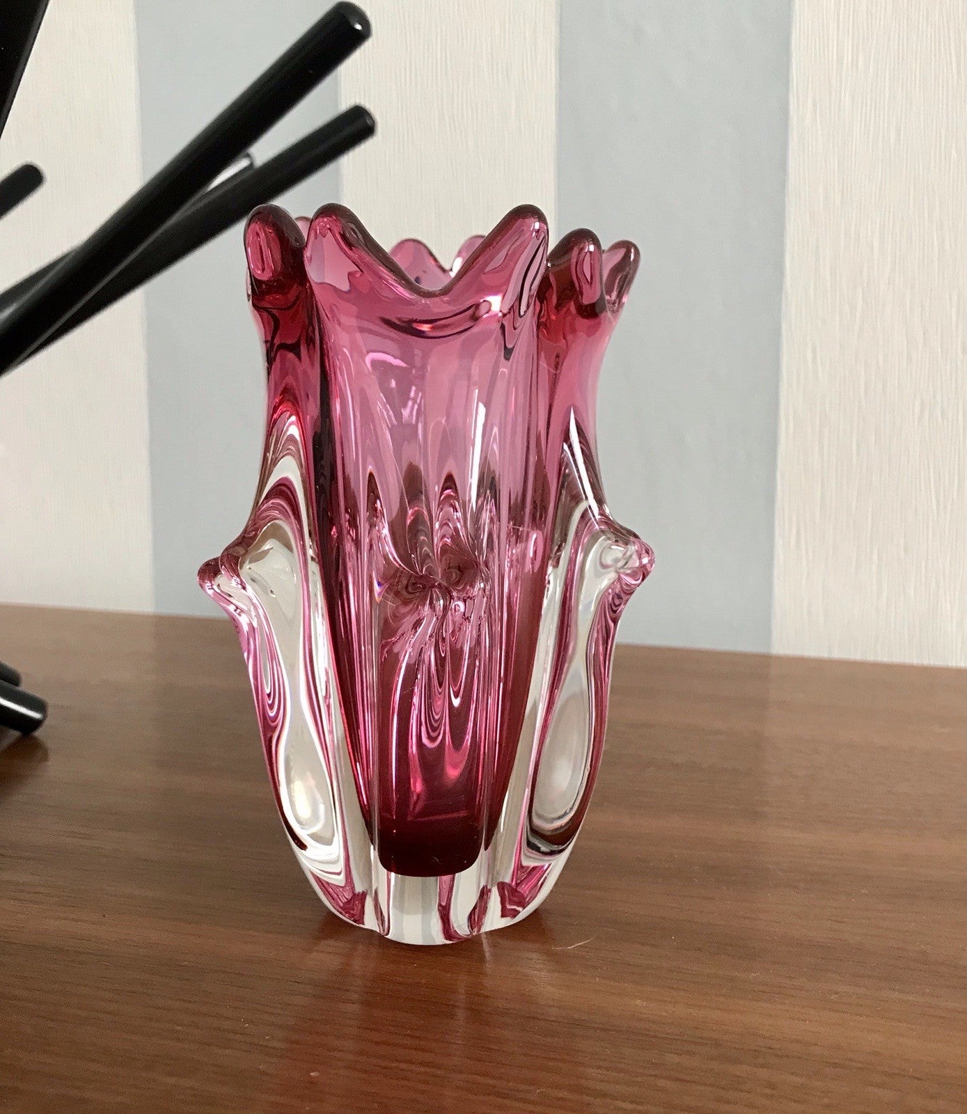Vintage Glasvase Vase 60er Jahre Glas rubinrot pink rot