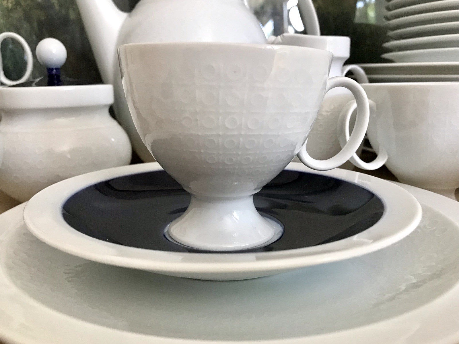 Ak Kaiser Porzellan Kaffeeservice 12 Personen Design weiß kobaltblau mit Relief