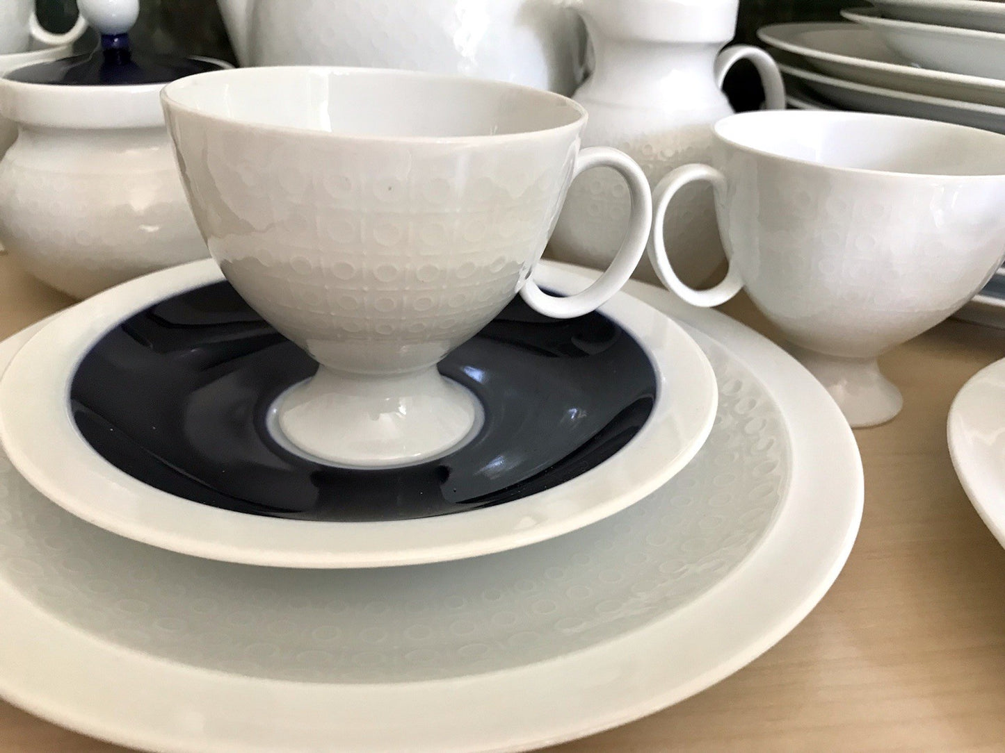 Ak Kaiser Porzellan Kaffeeservice 12 Personen Design weiß kobaltblau mit Relief