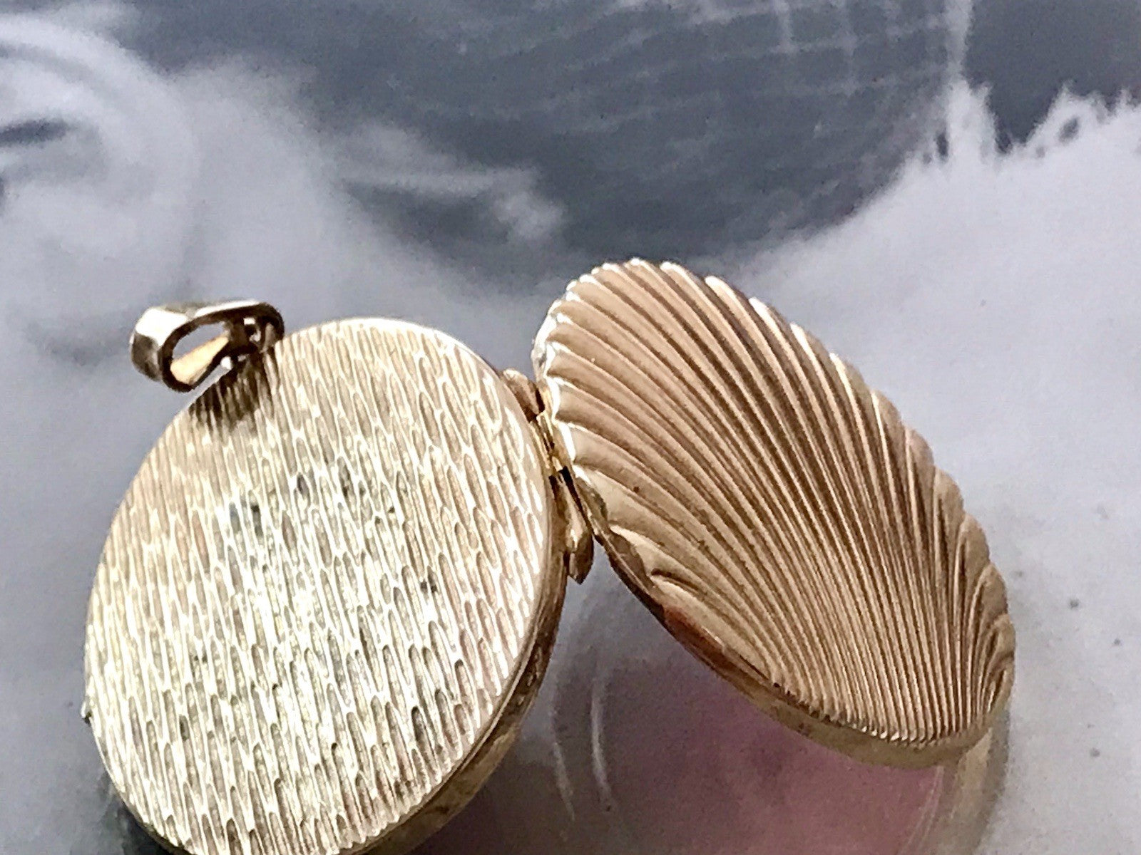 Vintage Kettenanhänger Anhänger Foto Medaillon Muschel Amerikan Double vergoldet