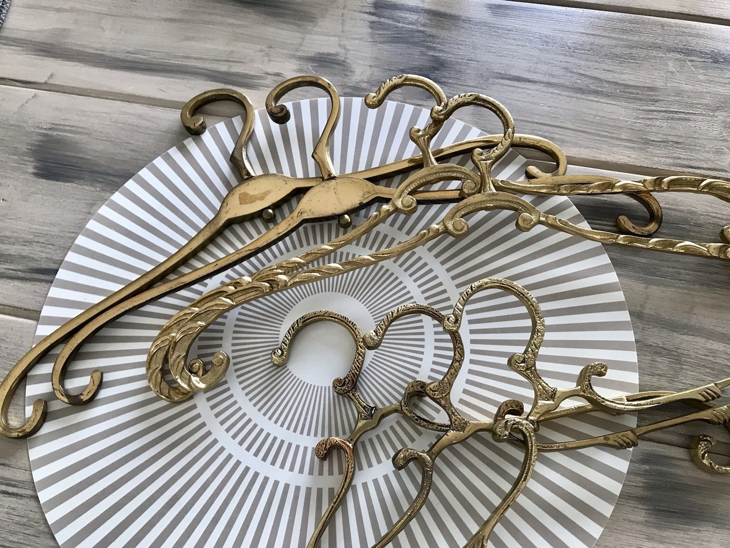 Antik? Alt Vintage 7 x  Kleiderbügel Messing massiv 3 Designs