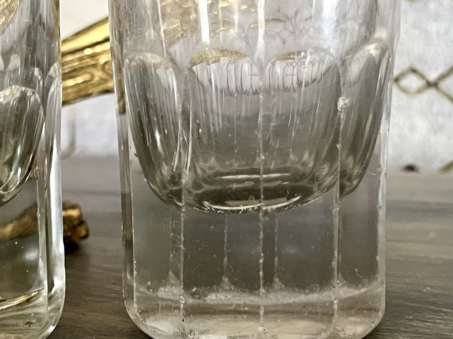 Antik ~1870 2 hohe Becher Gläser Glas Schälschliff  Oliven Eichstrich Dubben?