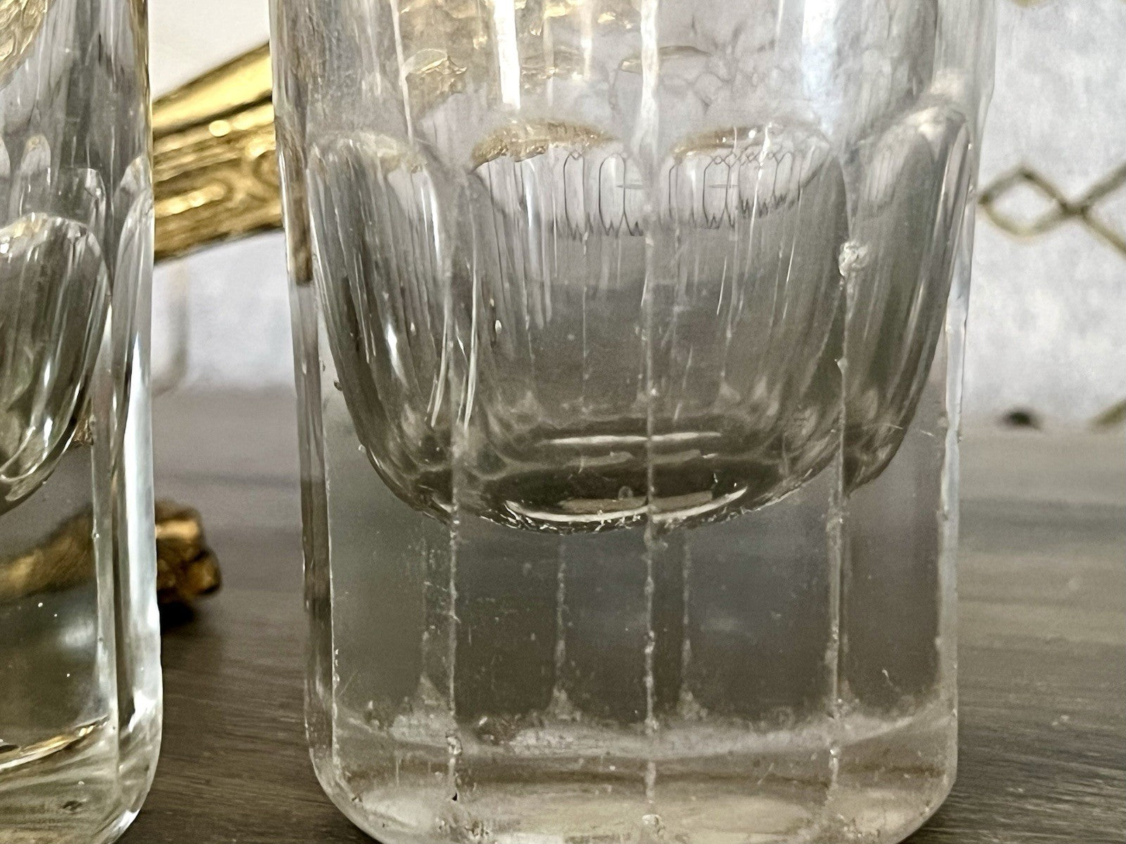 Antik ~1870 2 hohe Becher Gläser Glas Schälschliff  Oliven Eichstrich Dubben?