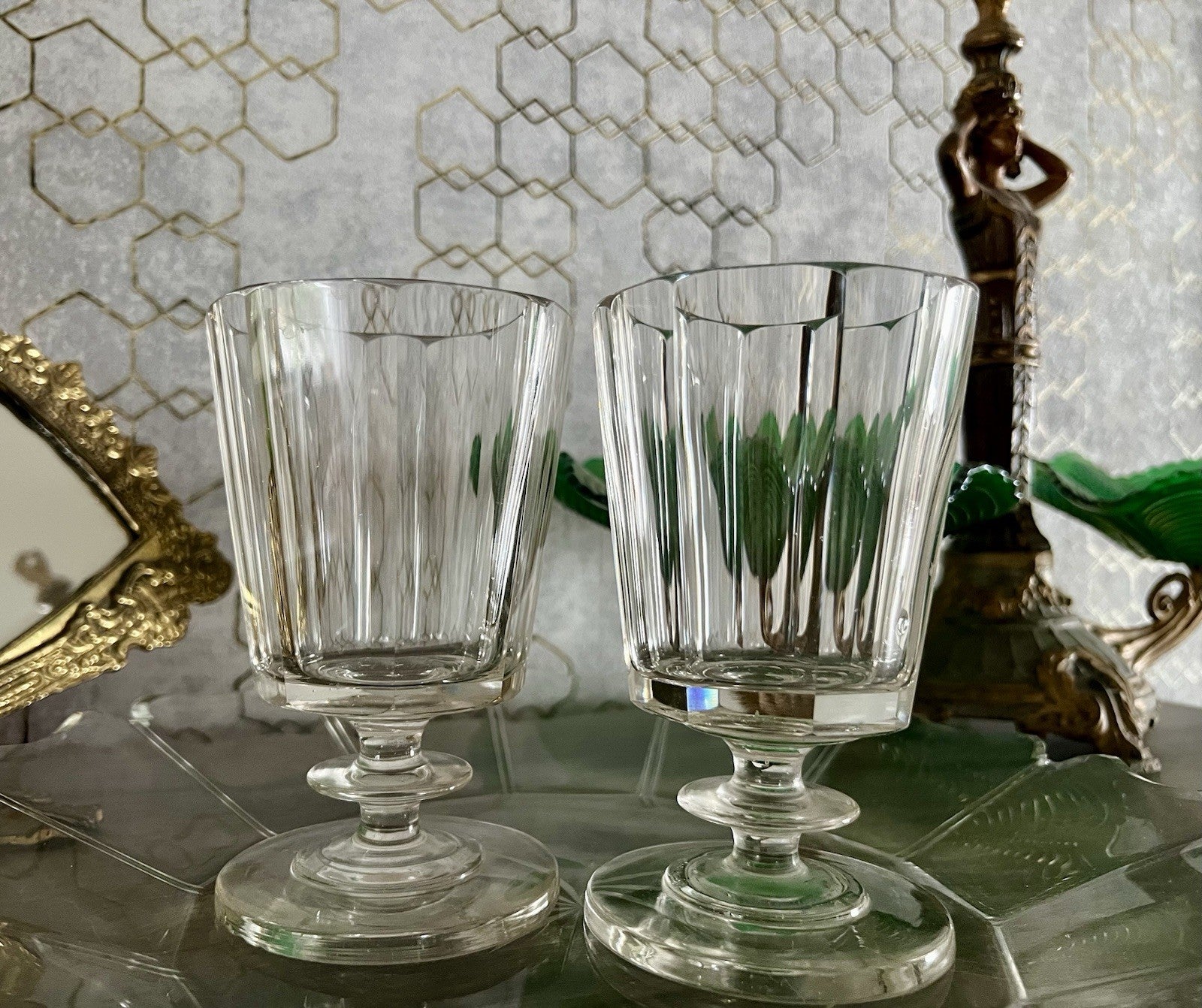 Antik 2 Biedermeier Weinbecher Edel oktagonal 8eckig Glas Weinkelch Schälschliff