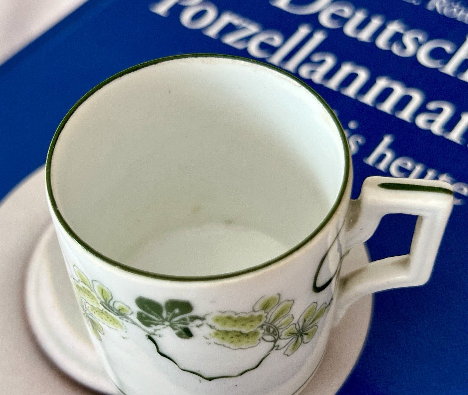 Antik Jugendstil Porzellan 1 (von 2)  Mokka Tasse Bloch Dr. Widera&Co fein