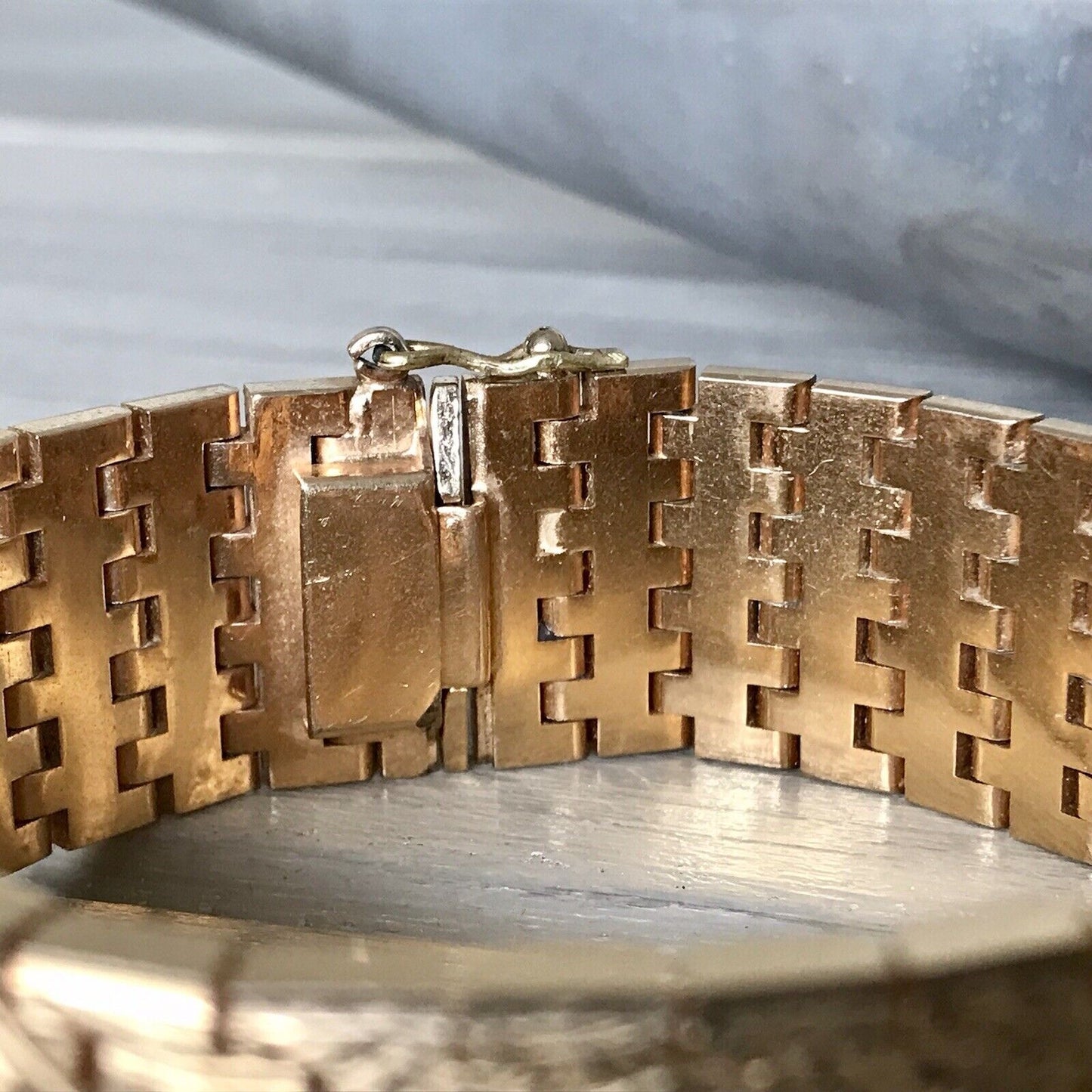 Vintage wunderschönes breites Teppicharmband Armband vergoldet