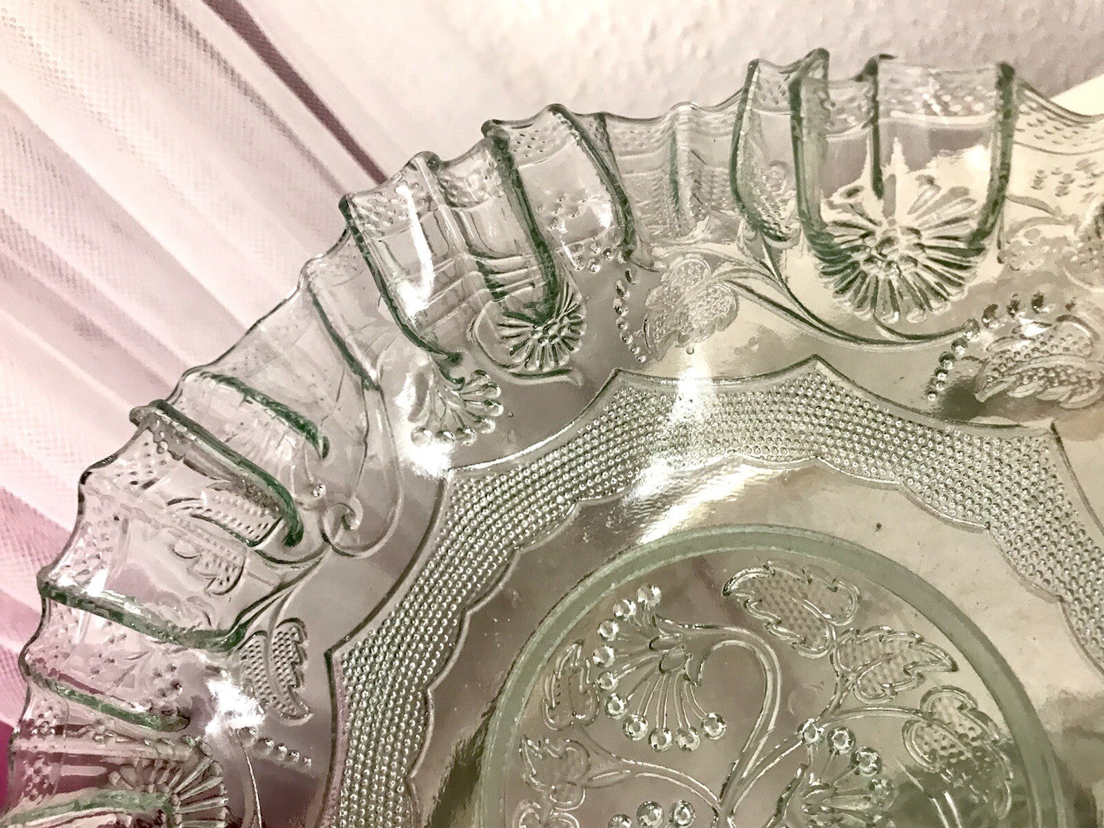 Antik Jugendstil gewellter Serviettenrand Pressglas Schale Glas so schön! grün