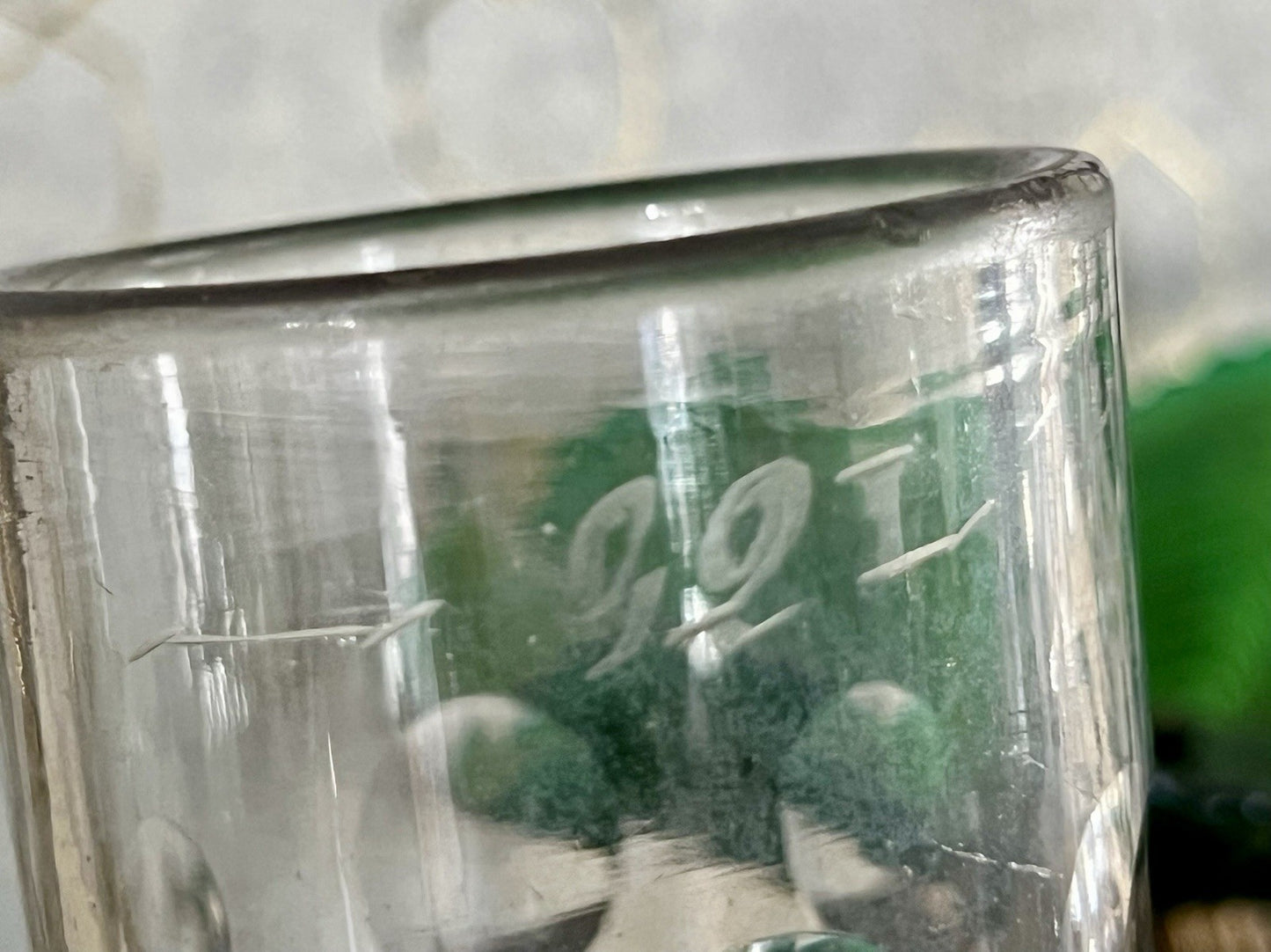 Antik ~1870 2 hohe Becher Gläser Glas Schälschliff  Oliven Eichstrich Dubben?