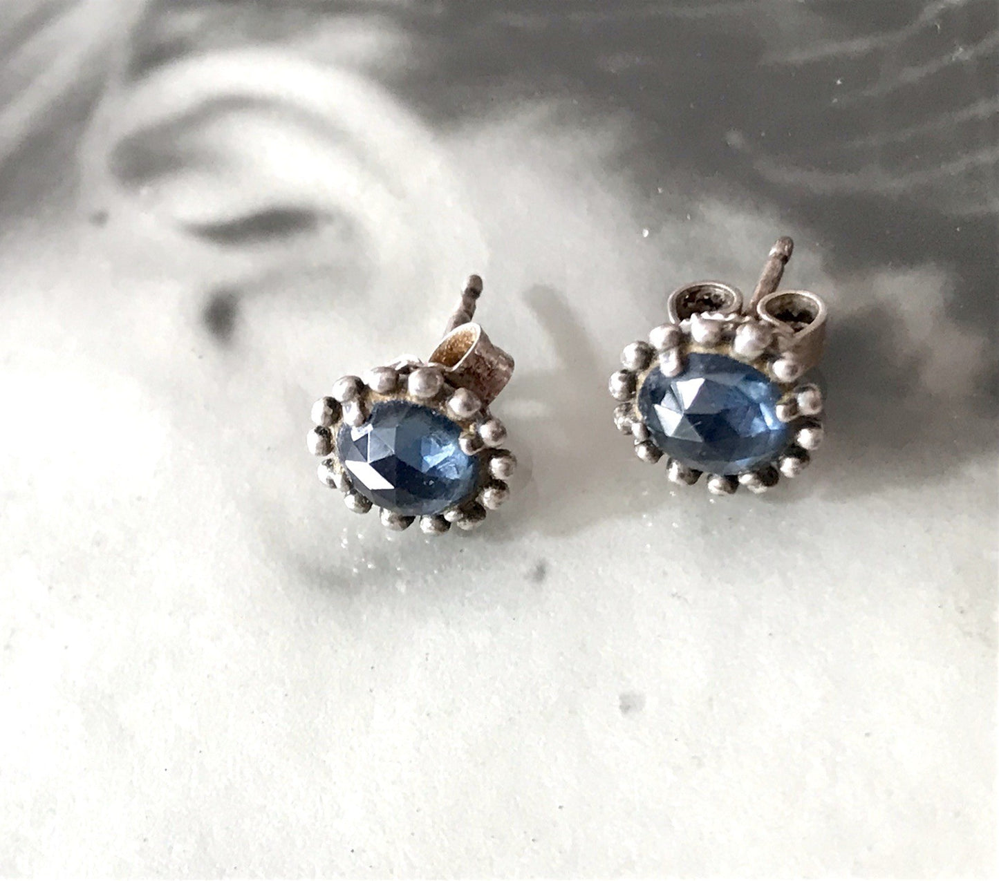 Vintage Ohrringe Ohrstecker DAMEN Silber blaue Steine Saphire? 925 Ohrstecker