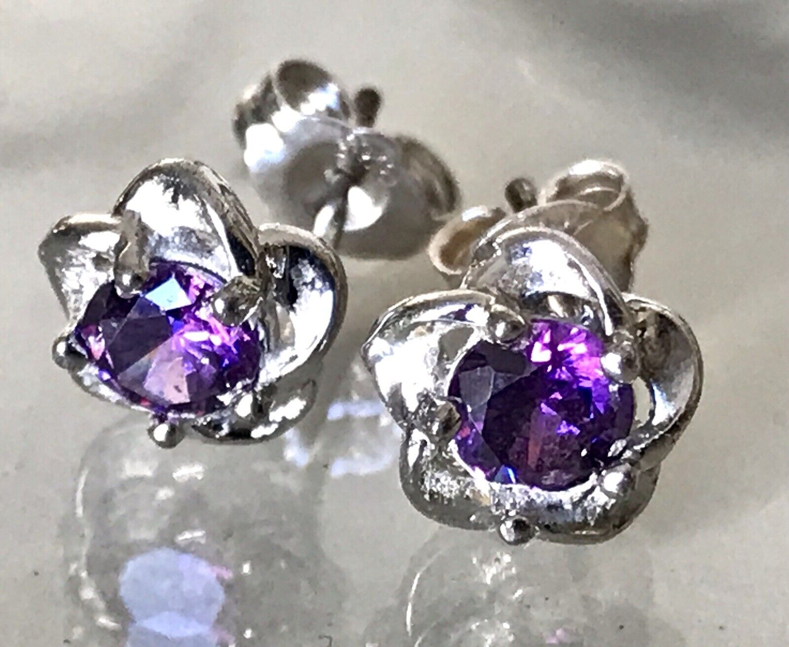 Ohrstecker Ohrringe Silber 925 Amethyst ? geschliffen Schöne Fassung