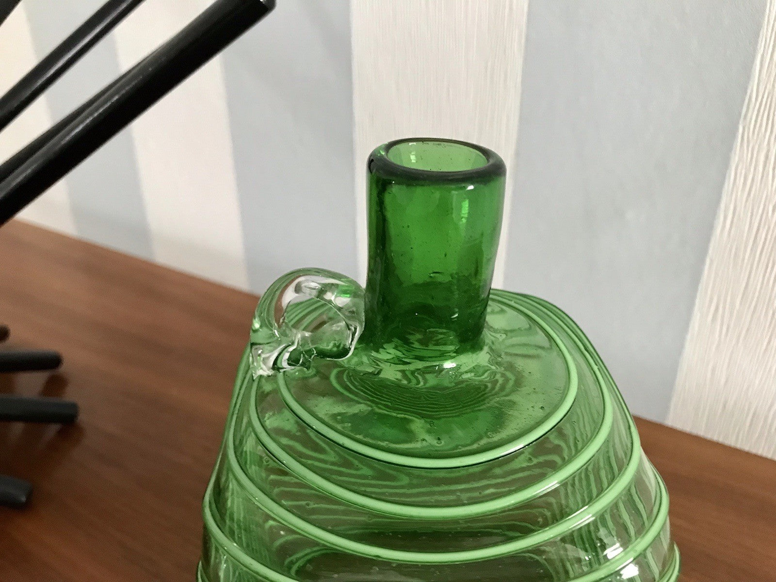 Vintage Vase Murano? Glasvase grün Aufschmelzungen Fäden Henkelvase