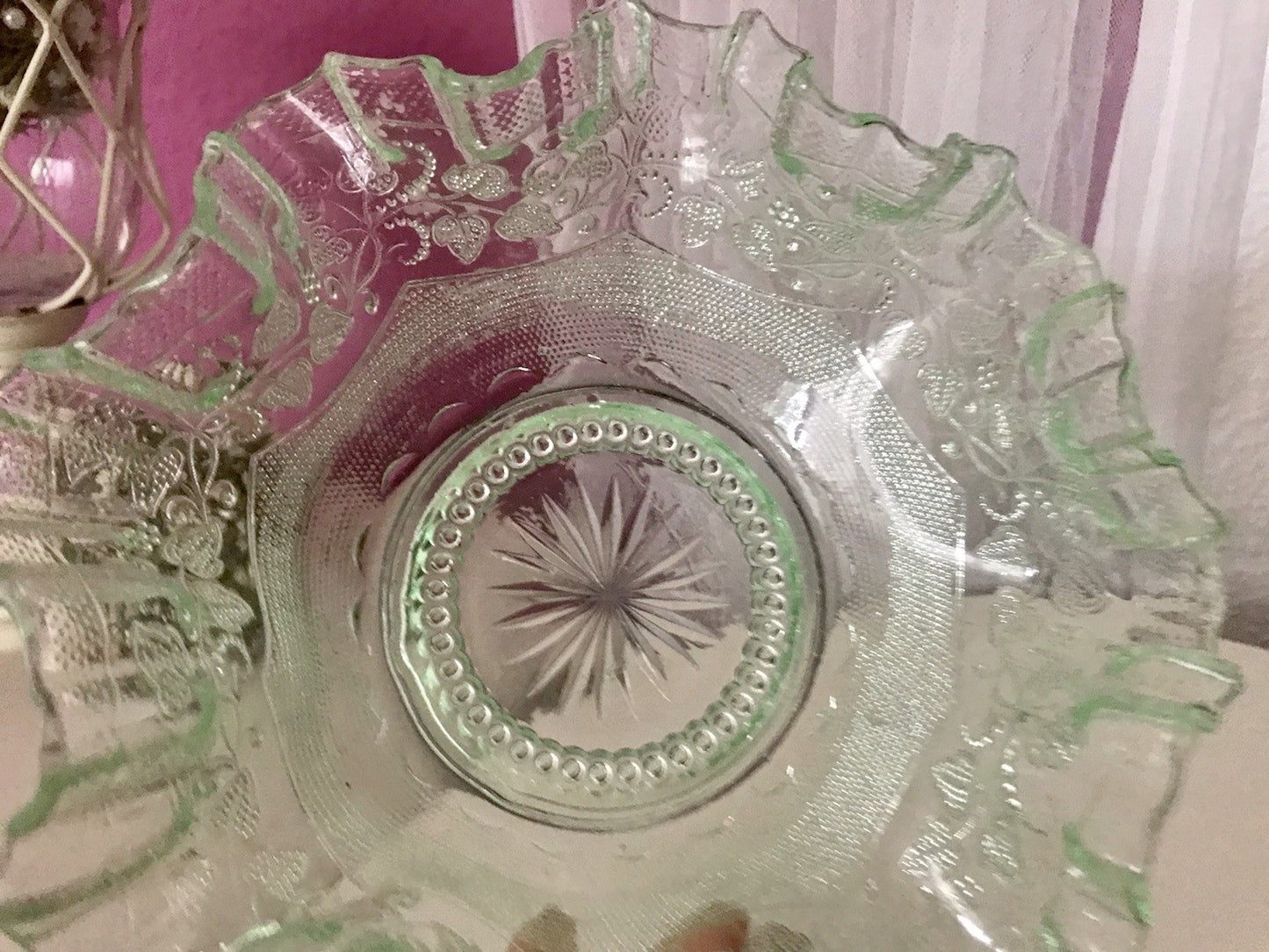Antik Jugendstil Serviettenrand Pressglas Schale Glas Uranglas grün