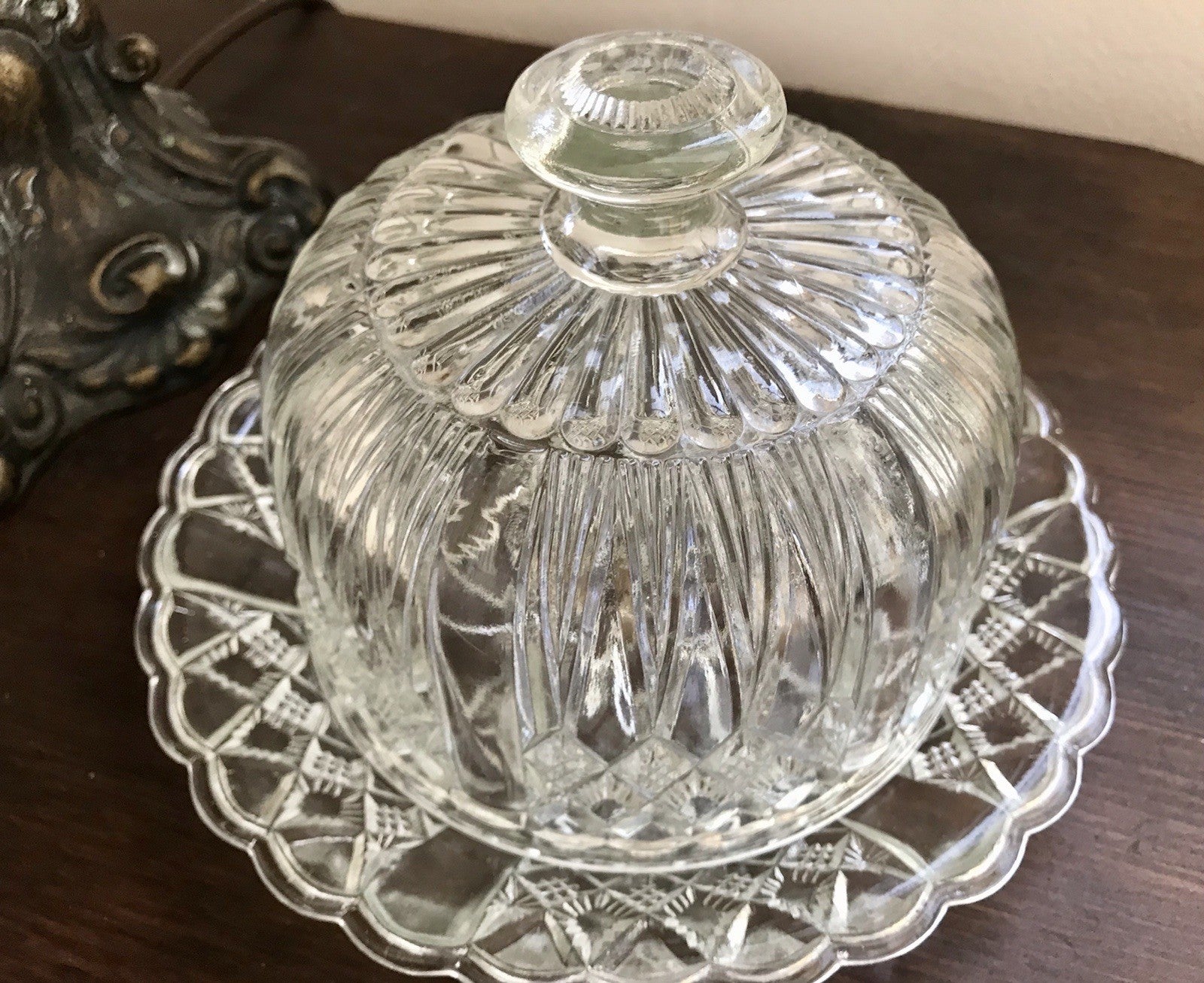 Antik Art Déco Glas Pressglas Käseglocke Butterglocke Glas