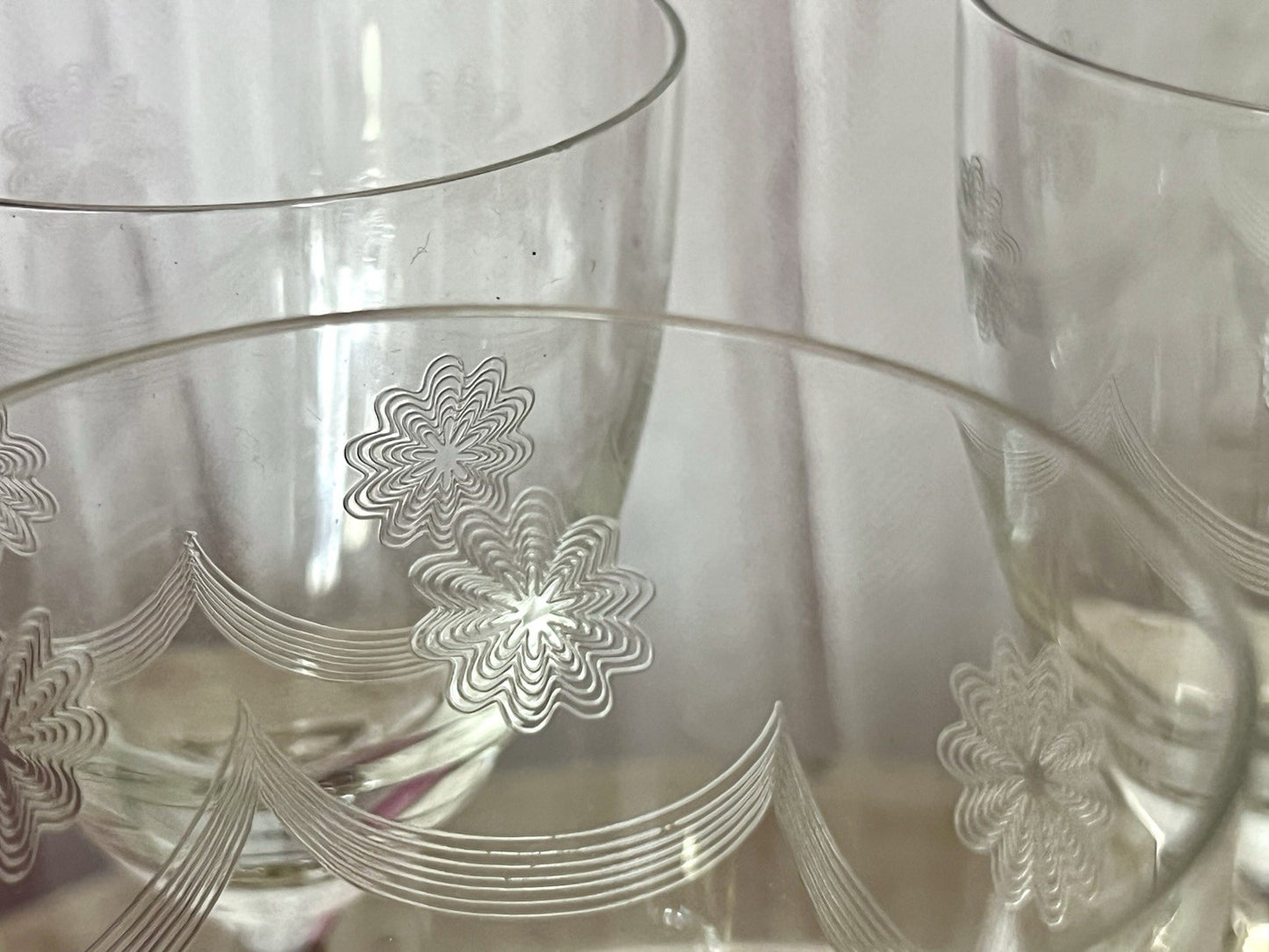 Antik 6 Weingläser Glas So Schön! guillochierte  Borte Edel