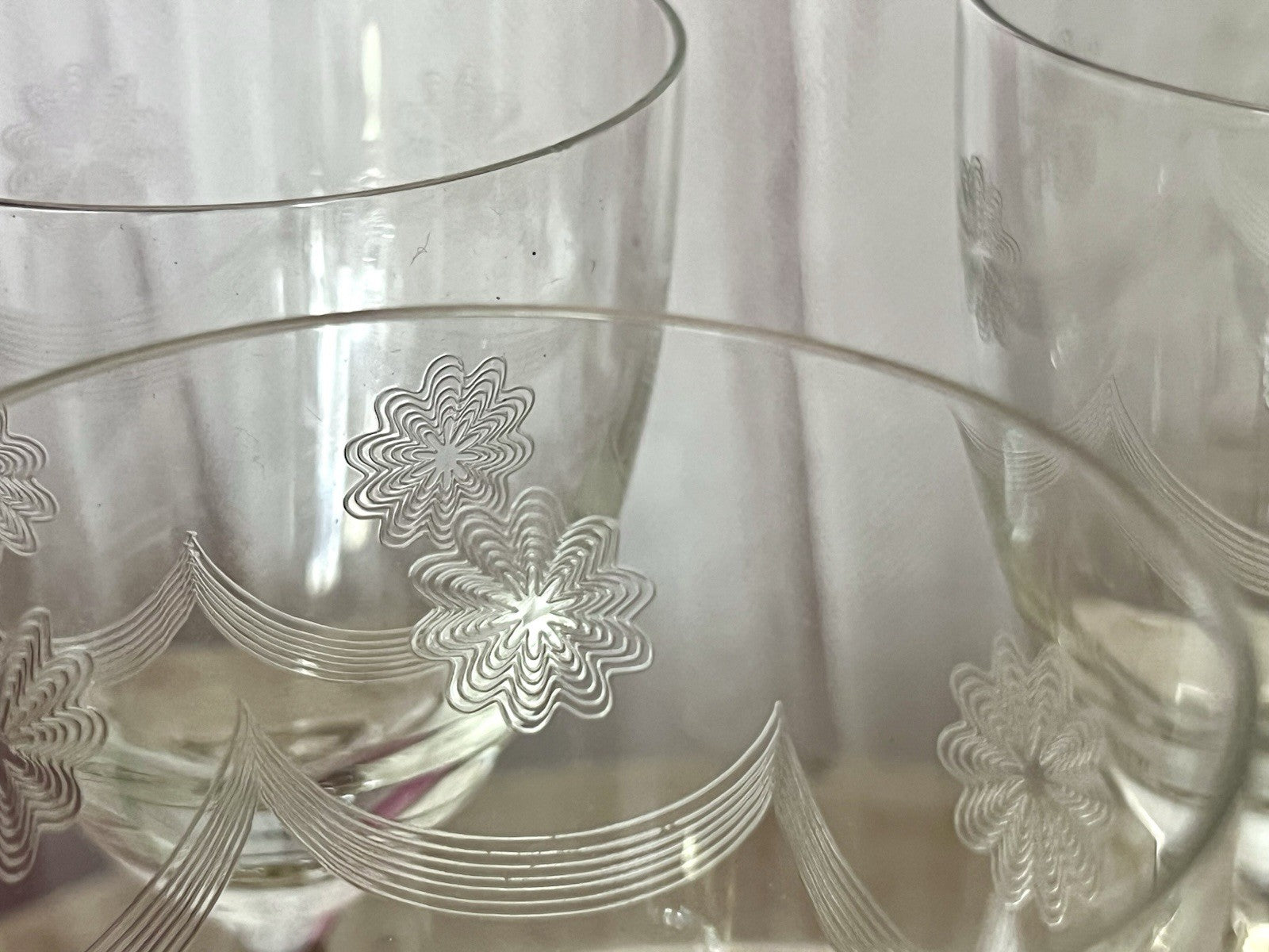 Antik 6 Weingläser Glas So Schön! guillochierte  Borte Edel