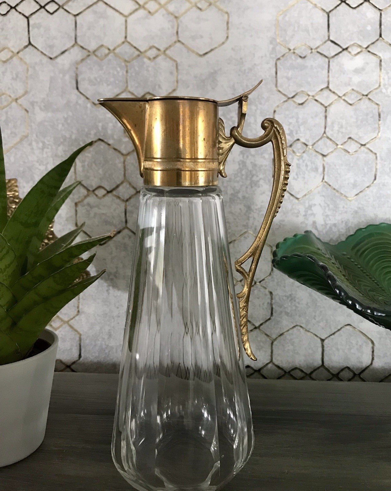 Antik Karaffe Dekanter Messing vergoldet? Metallmontur Glas Flächenschliff Edel!