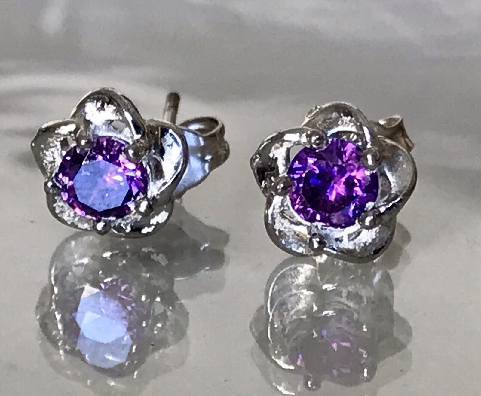 Ohrstecker Ohrringe Silber 925 Amethyst ? geschliffen Schöne Fassung