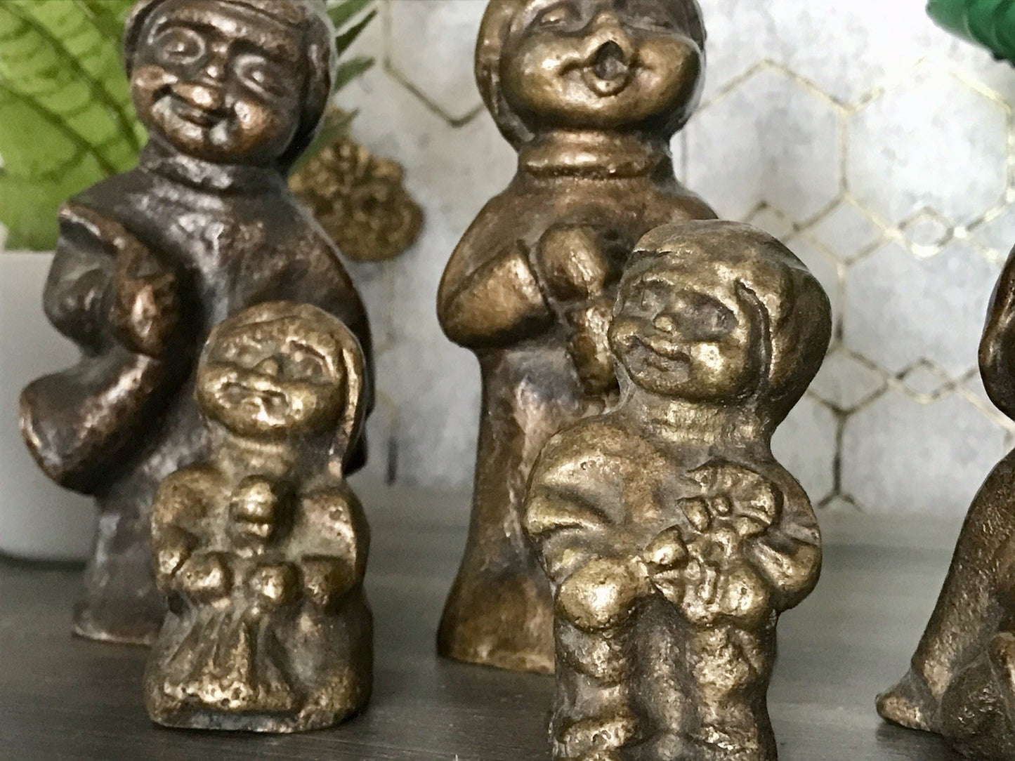 6x Vintage Bronze Figur Kinder Skulpturen Limpke u.a. Mädchen mit Puppe SCHÖN!