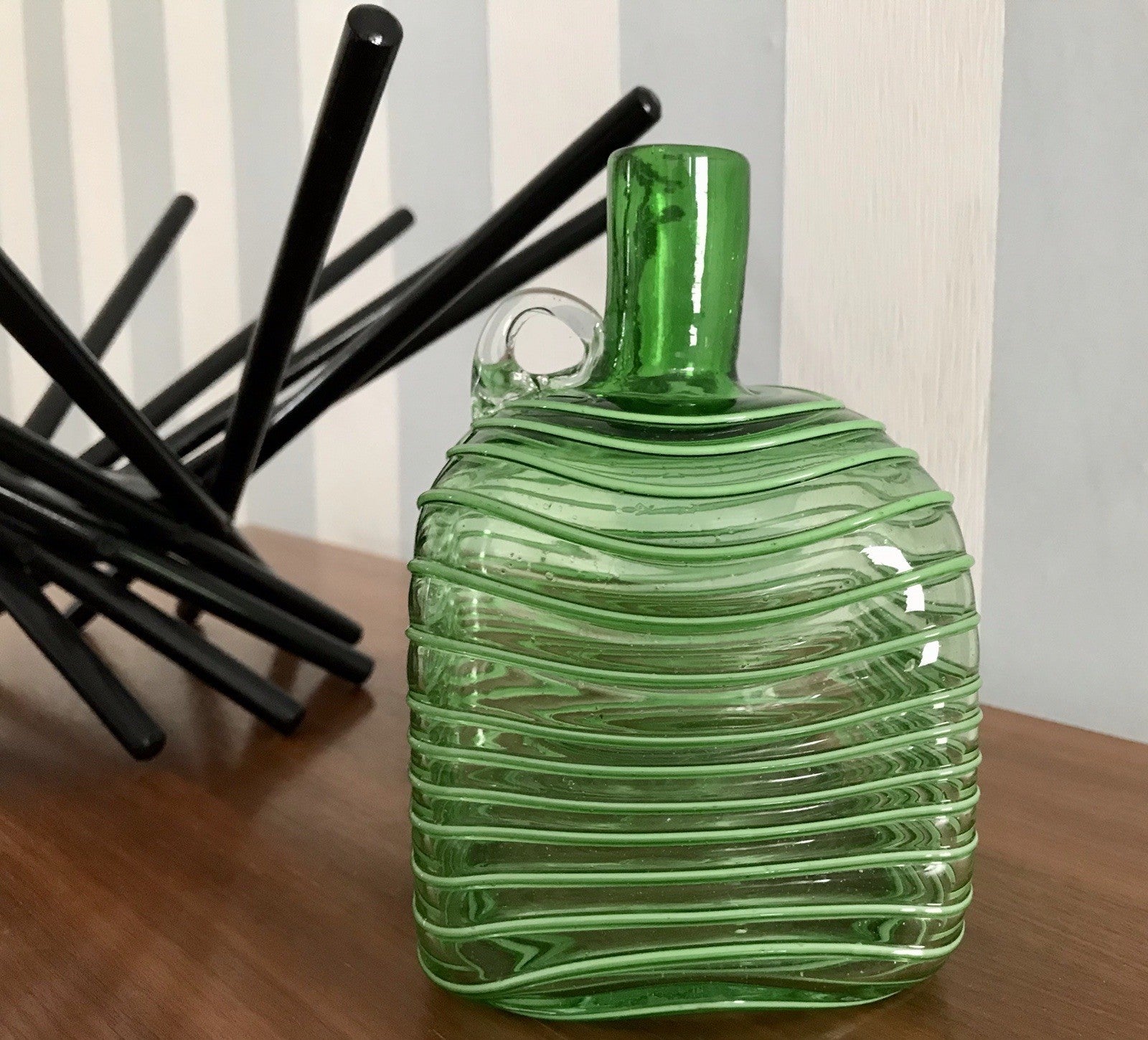 Vintage Vase Murano? Glasvase grün Aufschmelzungen Fäden Henkelvase