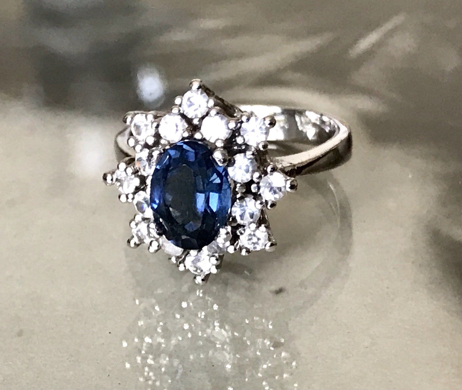 Vintage Entourage Halo Ring farblose Steine & Saphir Silber 925  ~Gr.52