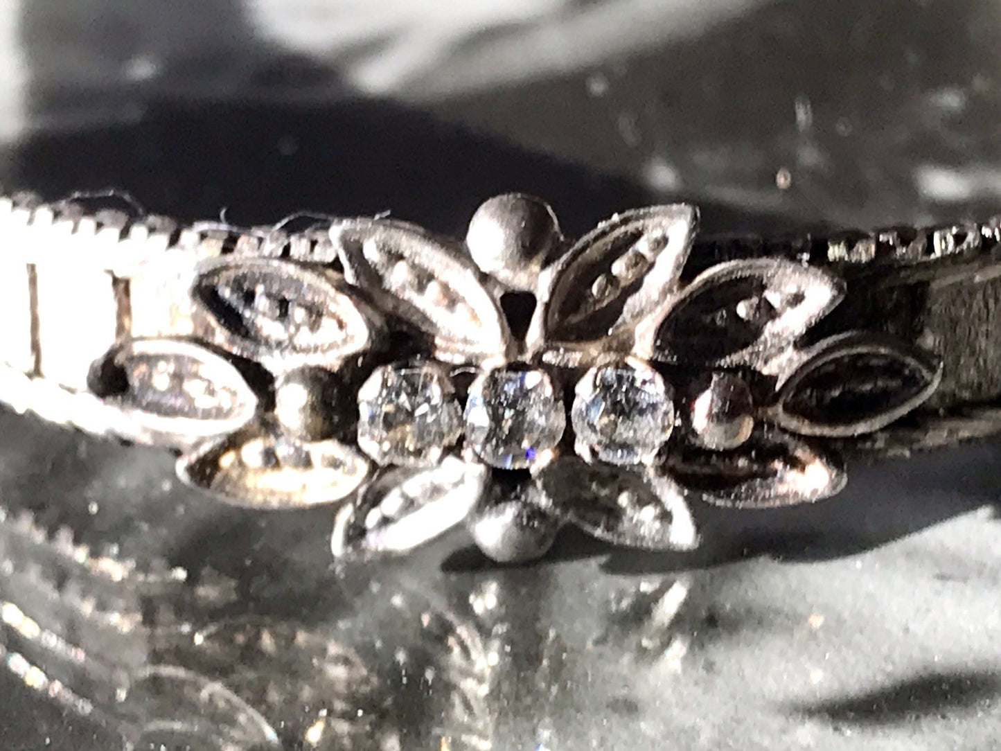 Antik? Vintage Edel DAMEN Armband Silber 925 SUPER Design farblose Steine