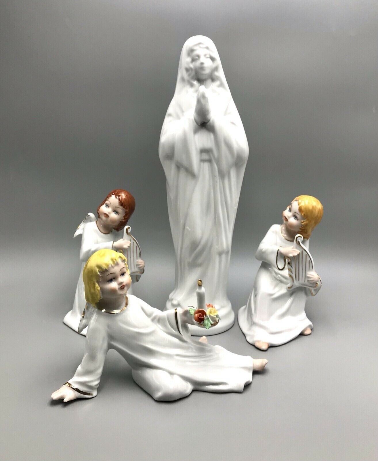 Weihnachten 2 ältere schöne 19 cm große Engel mit Harfe Porzellan Figuren