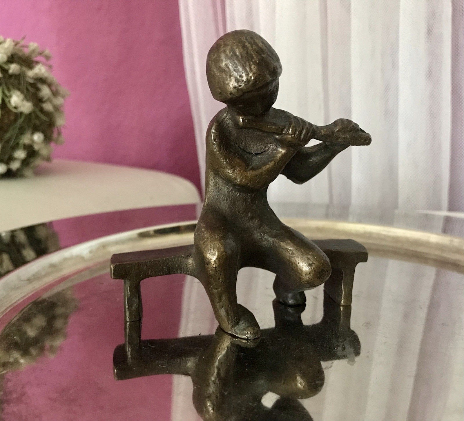 Vintage Bronze Figur Kind Junge Skulptur Fischedick Junge mit Flöte auf der Bank