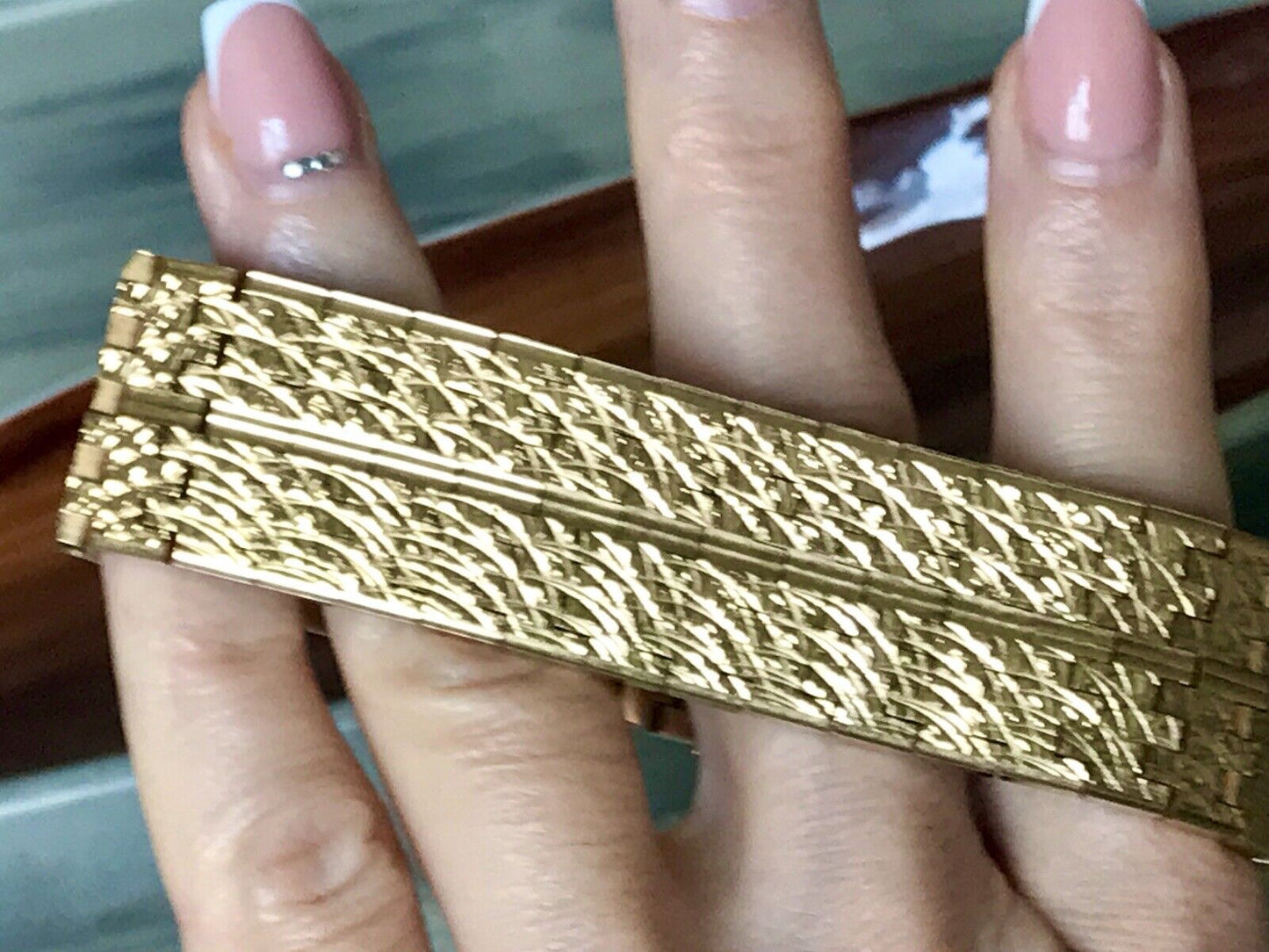 Vintage wunderschönes breites Teppicharmband Armband vergoldet