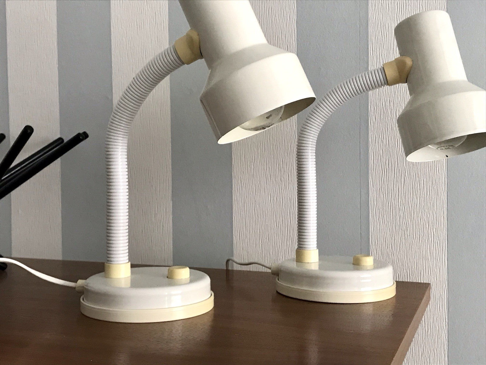 Vintage 70er 80er 2x Gelenkarm Tischleuchte Lampe Leuchte belgisch weiß