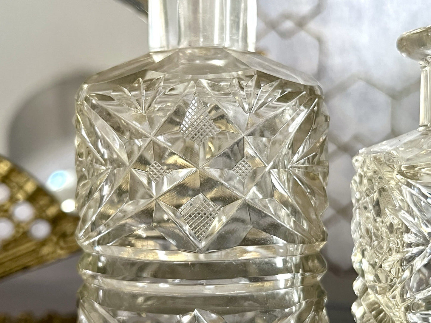 Antik ~1850-90 Baccarat 2x Flakon Parfüm kleine Glaskaraffe Schnitt Bleikristall