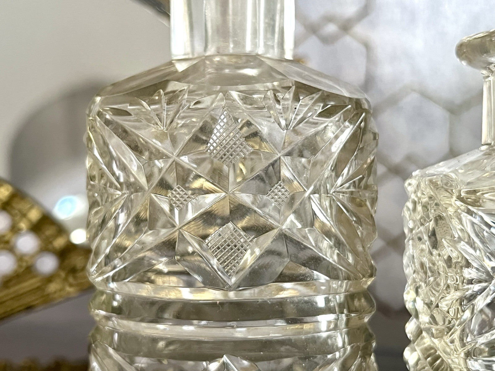 Antik ~1850-90 Baccarat 2x Flakon Parfüm kleine Glaskaraffe Schnitt Bleikristall