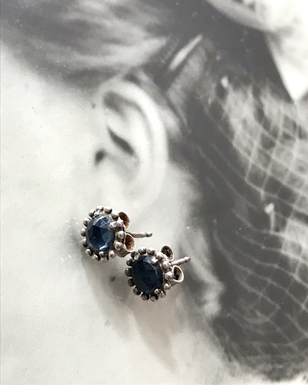 Vintage Ohrringe Ohrstecker DAMEN Silber blaue Steine Saphire? 925 Ohrstecker