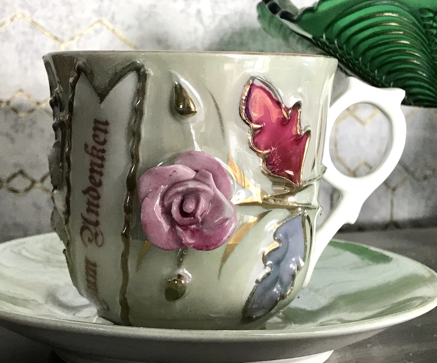 Antik Rosenhäferl Porzellan Andenken Tasse Zum Andenken Stucktasse grün rosa