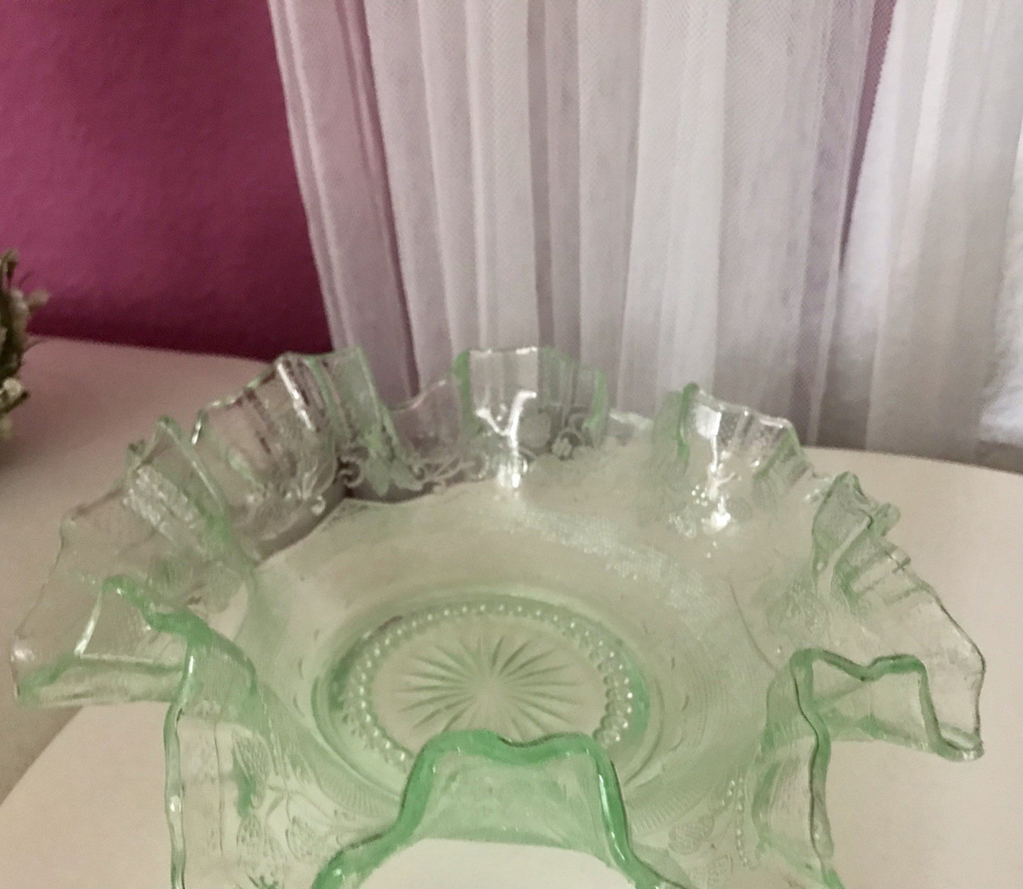 Antik Jugendstil Serviettenrand Pressglas Schale Glas Uranglas grün