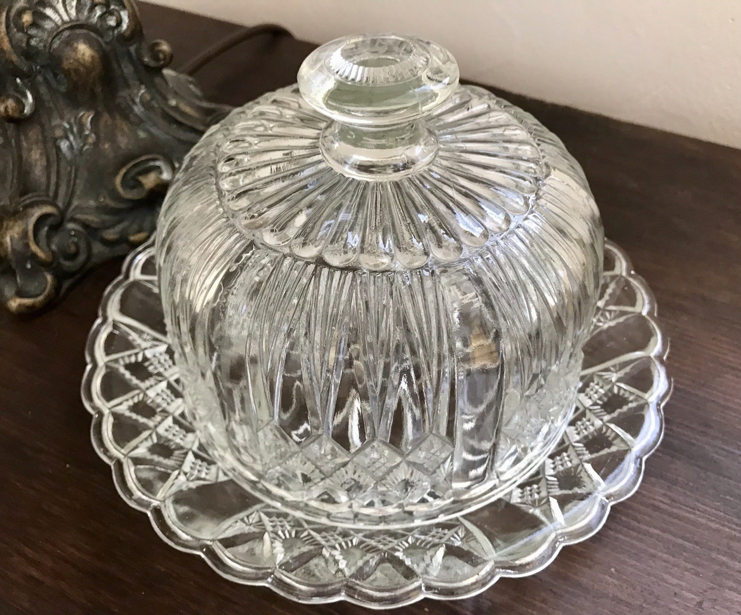 Antik Art Déco Glas Pressglas Käseglocke Butterglocke Glas