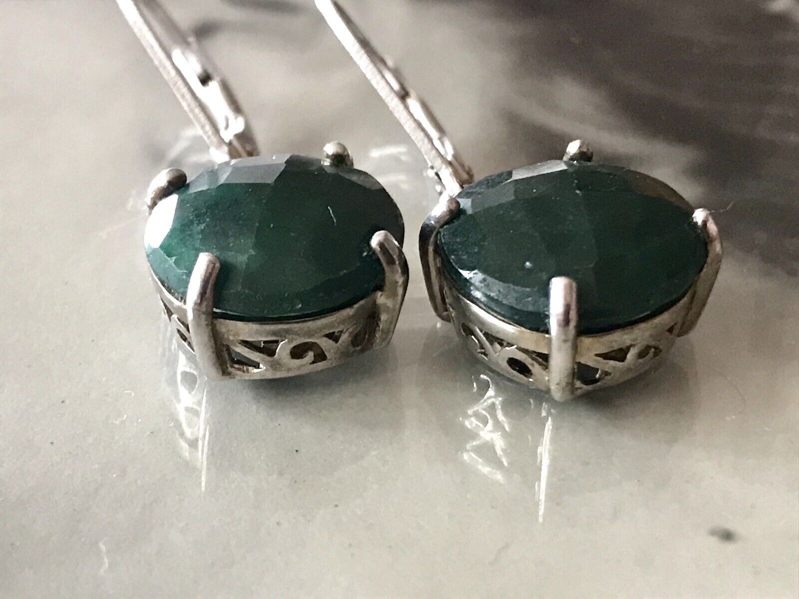 Alt Vintage Ohrringe Ohrhänger DAMEN Silber grüner Stein Onyx?