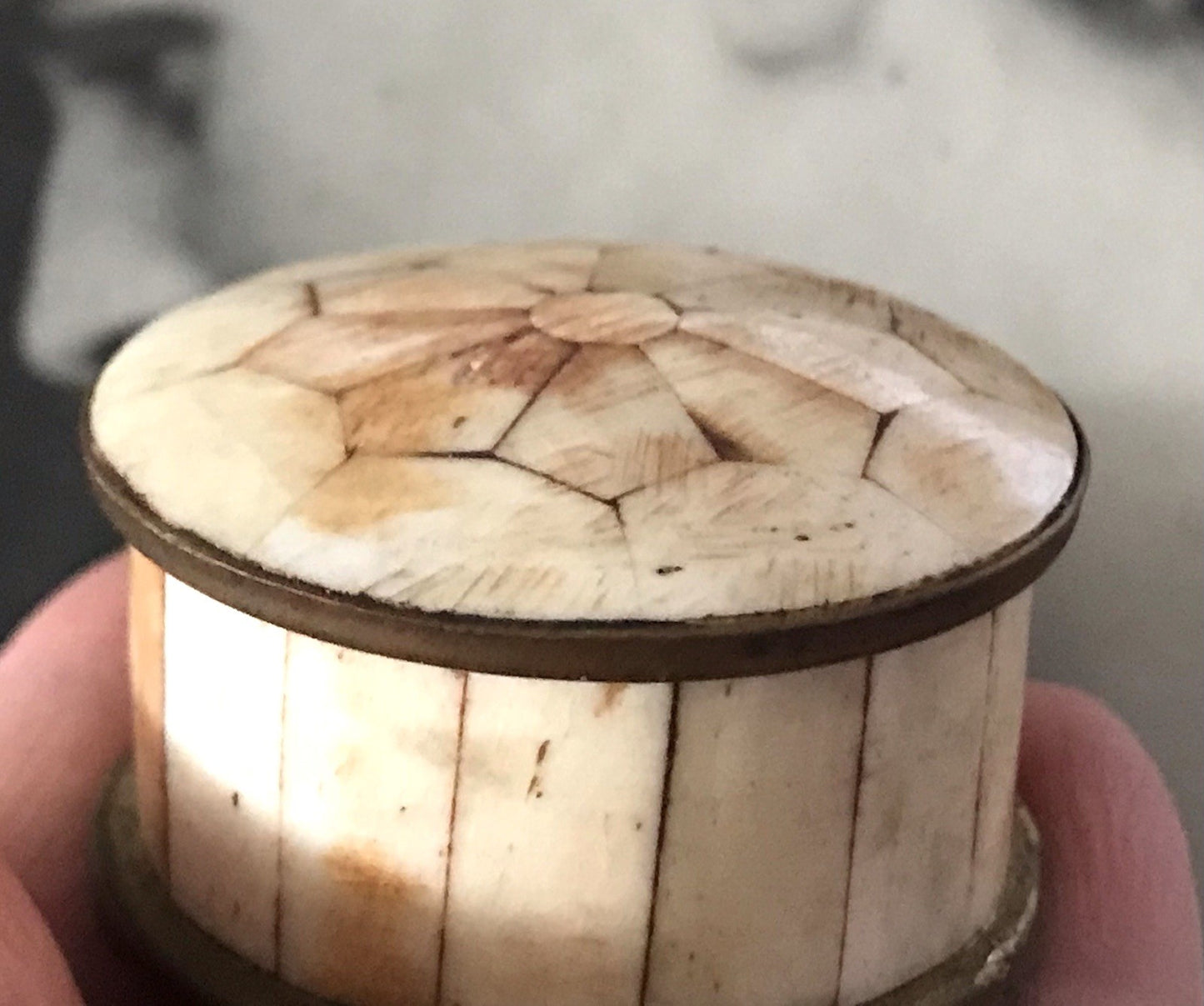 Antik? alt Döschen Pillendöschen Messing Horn Mosaik Intarsie