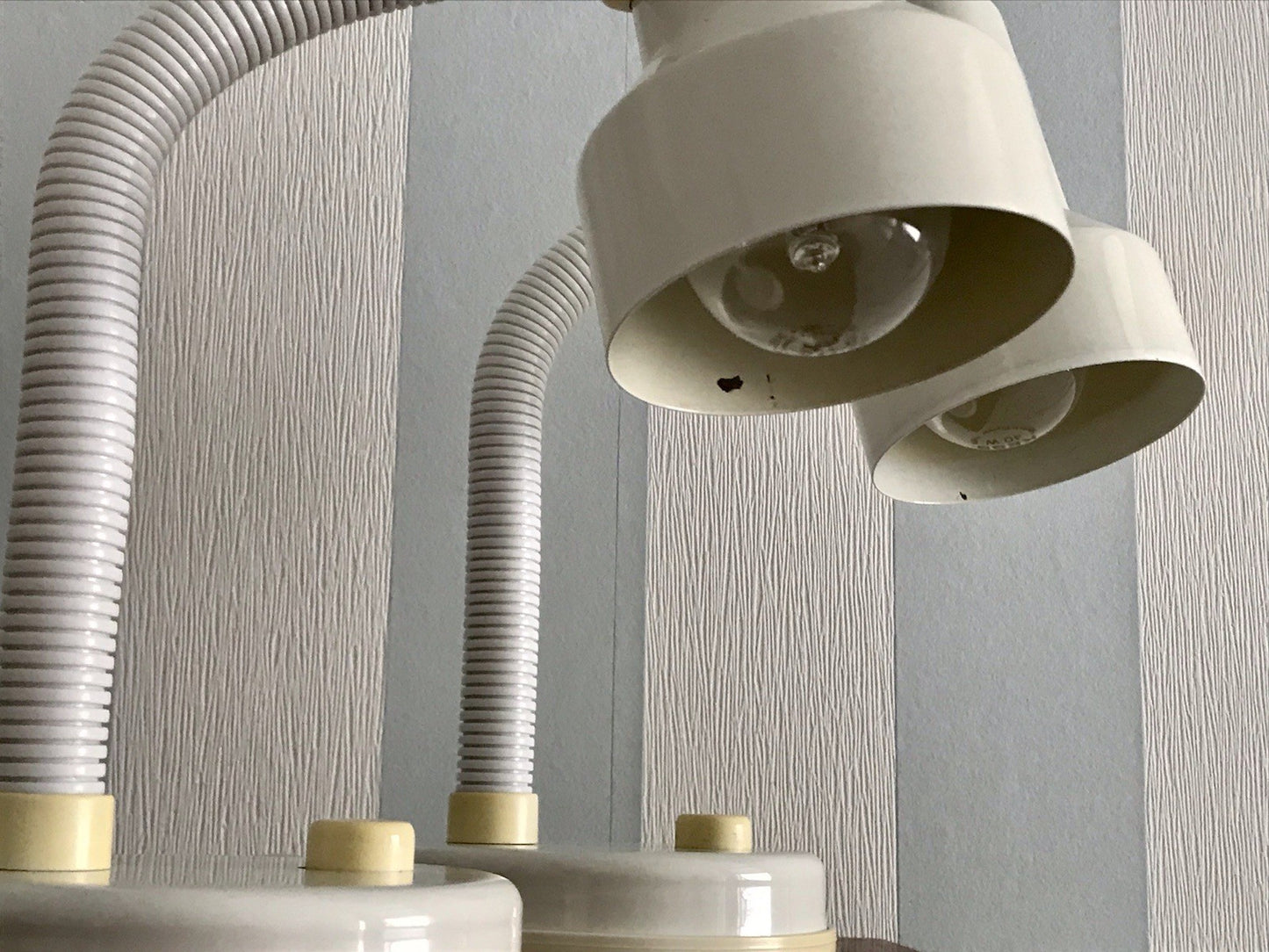 Vintage 70er 80er 2x Gelenkarm Tischleuchte Lampe Leuchte belgisch weiß
