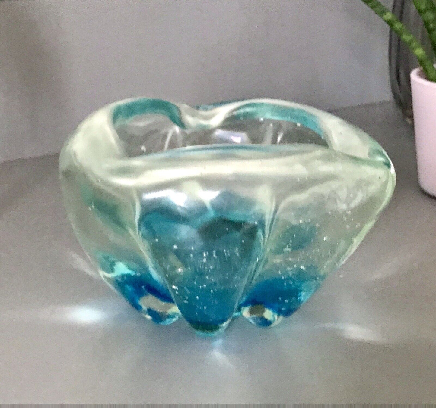 Antik ? Murano ? Schale Glasvase Glas türkis blau seidig schimmernd Lüster