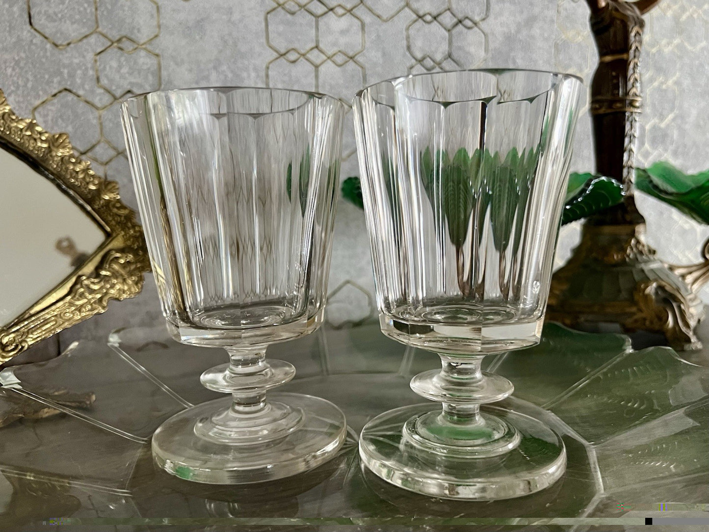 Antik 2 Biedermeier Weinbecher Edel oktagonal 8eckig Glas Weinkelch Schälschliff