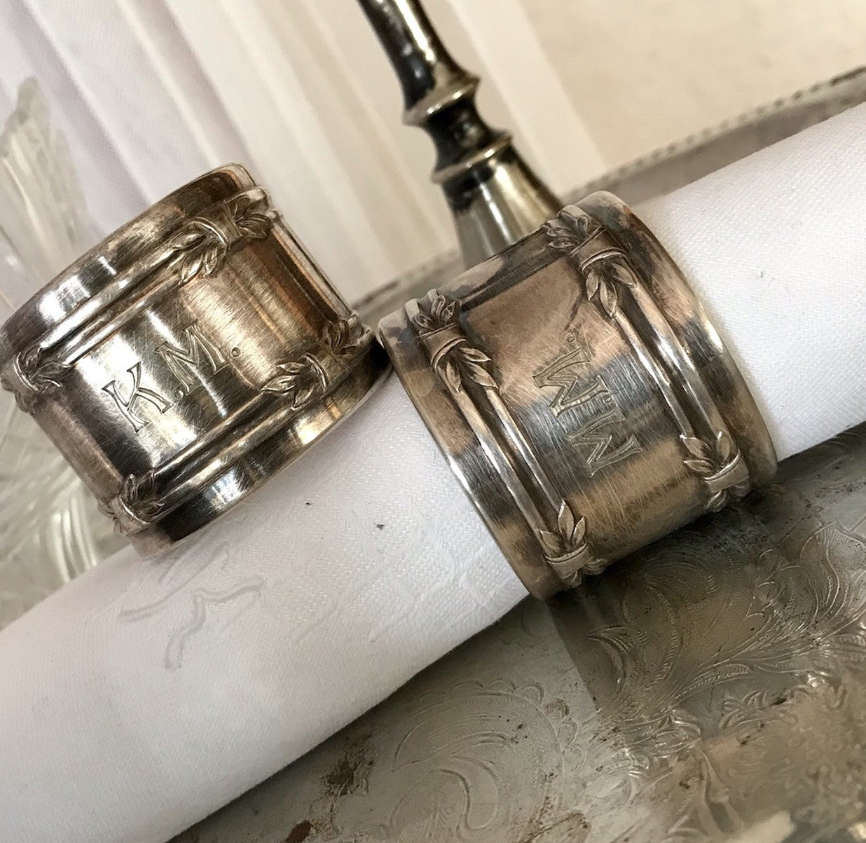 Antik 2 Serviettenringe Jugendstil MM KM Monogramm versilbert GJ