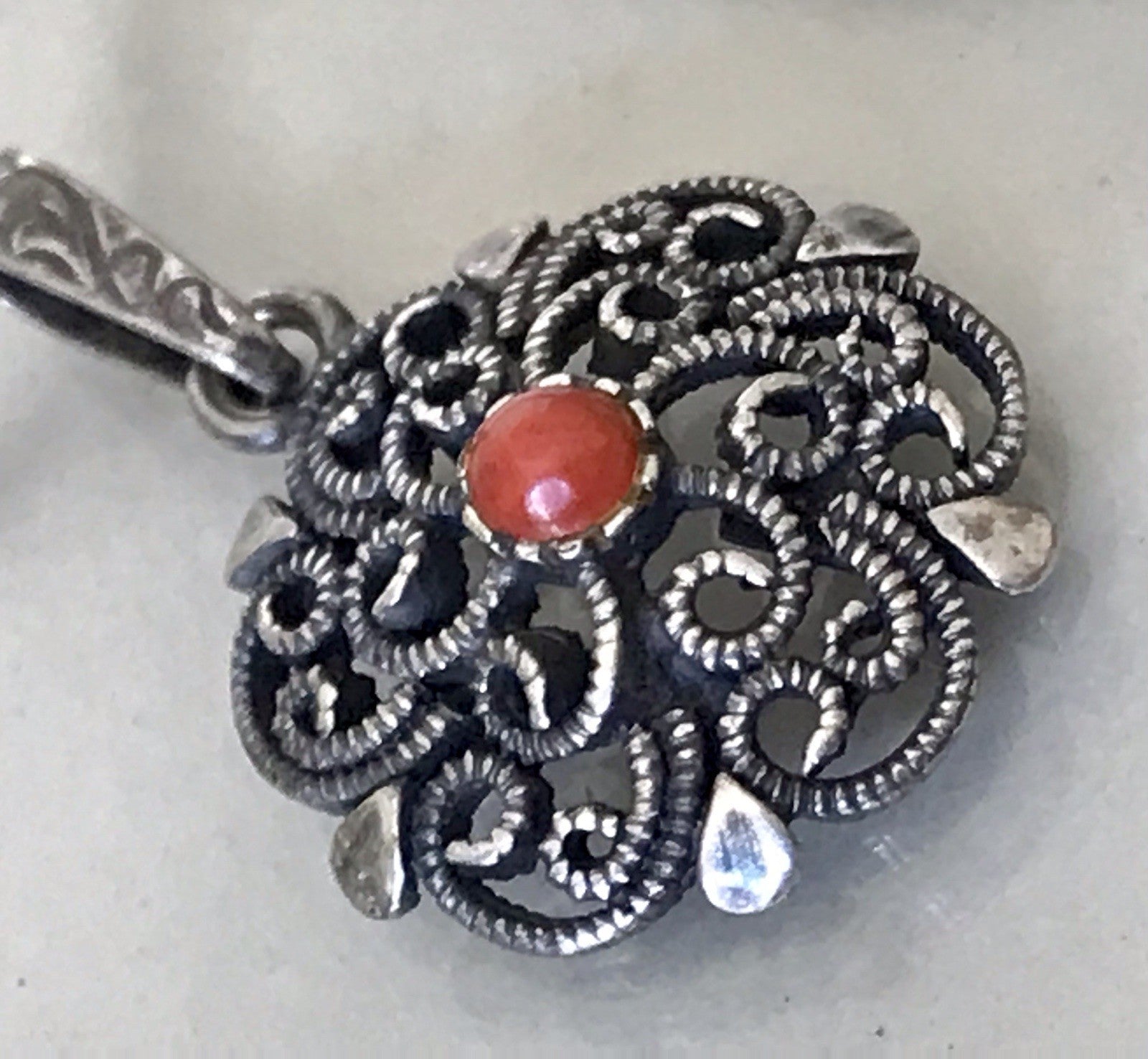 Antik Jugendstil Art Déco Anhänger 800 Silber filigran Koralle?