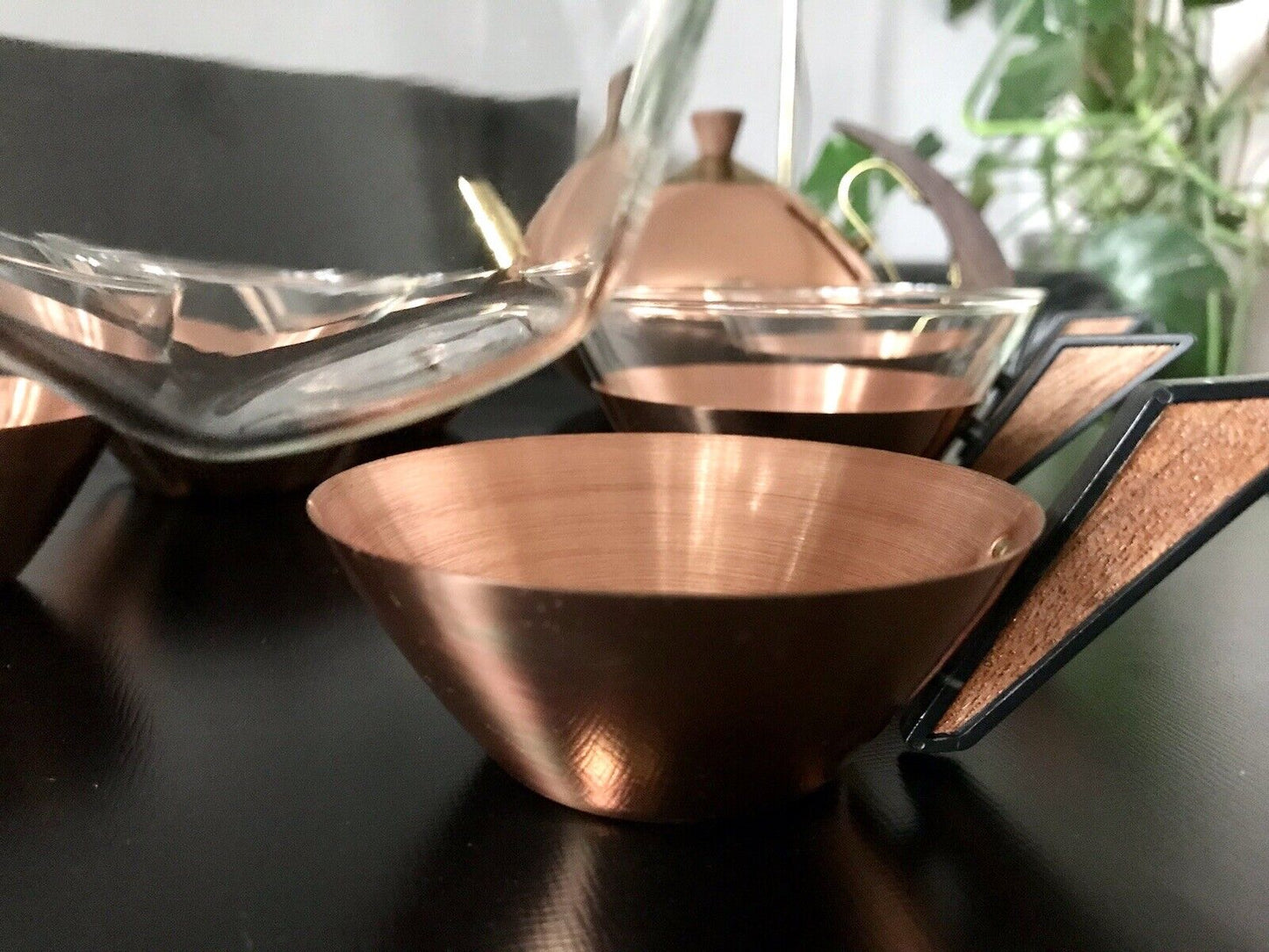 Vintage 60er 6x Teeglashalter mit Glaseinsätzen & Kanne Kupfer Teak