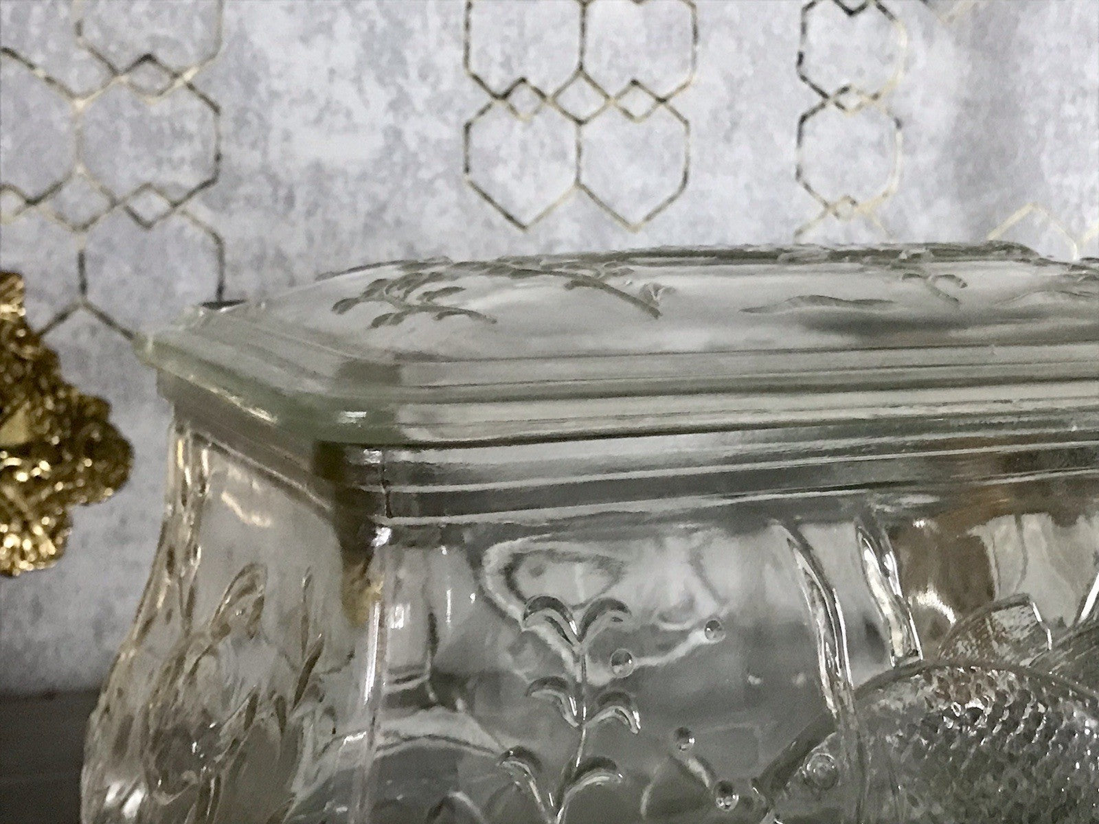 Antik Art Déco Deckeldose Dose Glasdose Pressglas Haribo Lakritze Fischmuster