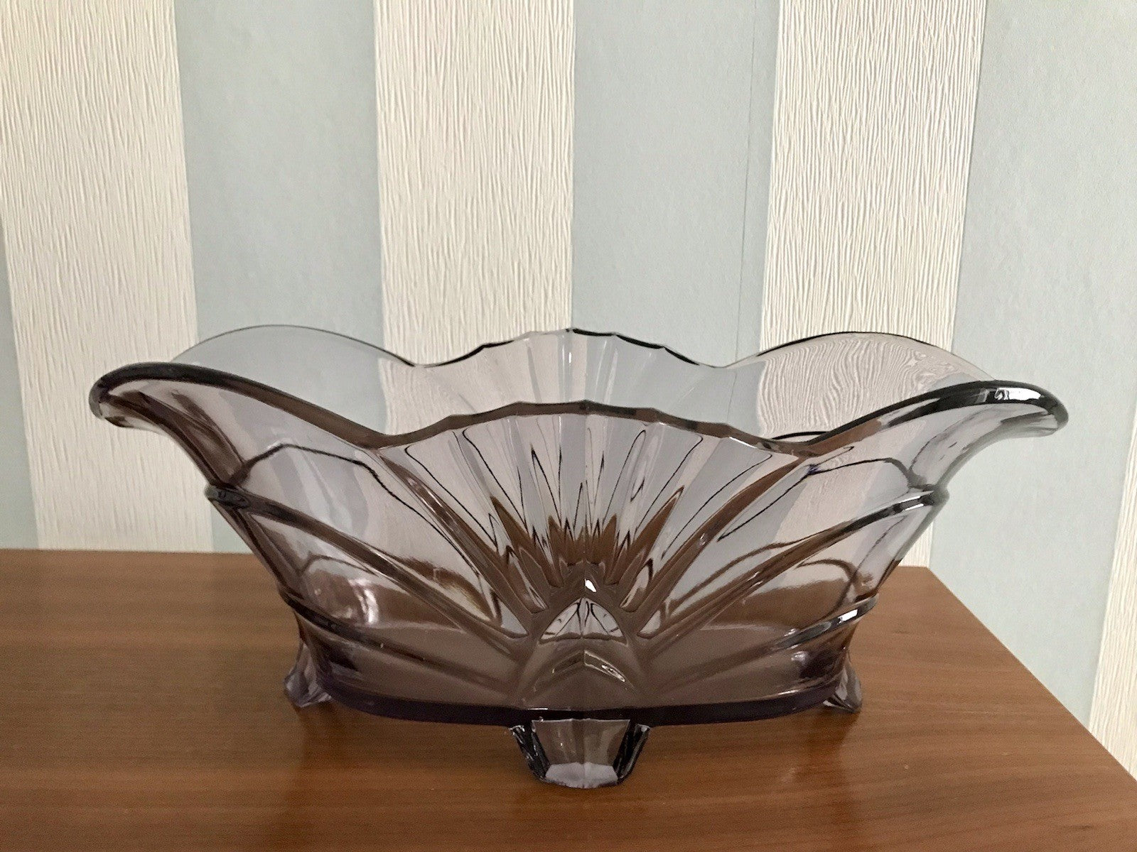 Antik Art Déco lila Pressglas Schale Glas Brockwitz Fruchtschale 1941 Jardiniere