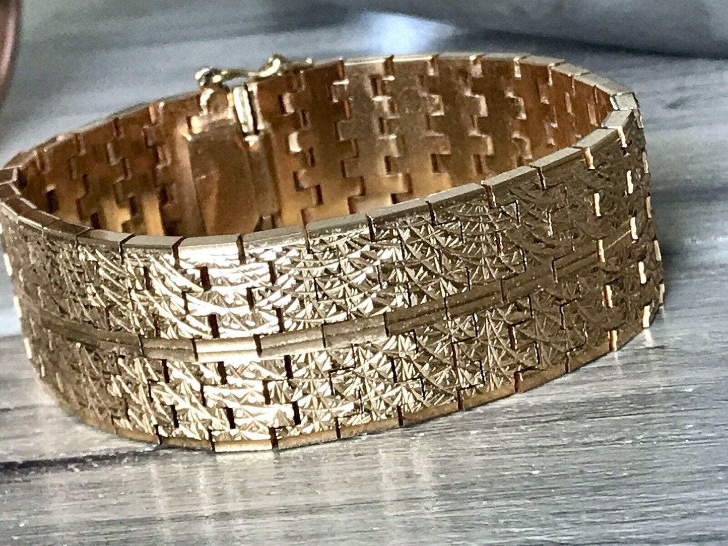 Vintage wunderschönes breites Teppicharmband Armband vergoldet