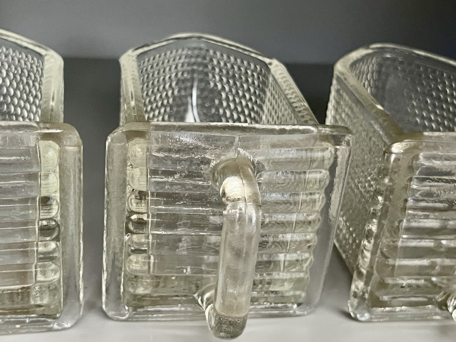 Antik Art Déco 4 Glas Schütten Pressglas von Gerrix