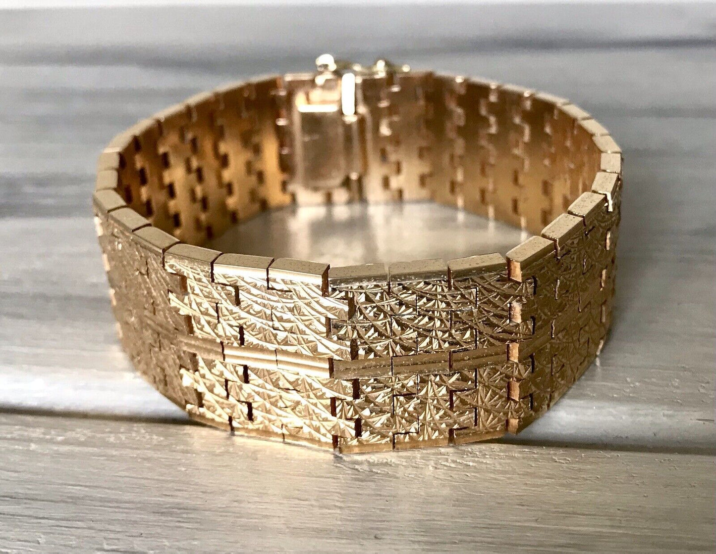 Vintage wunderschönes breites Teppicharmband Armband vergoldet