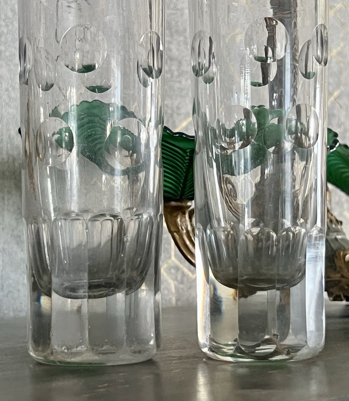 Antik ~1870 2 hohe Becher Gläser Glas Schälschliff  Oliven Eichstrich Dubben?